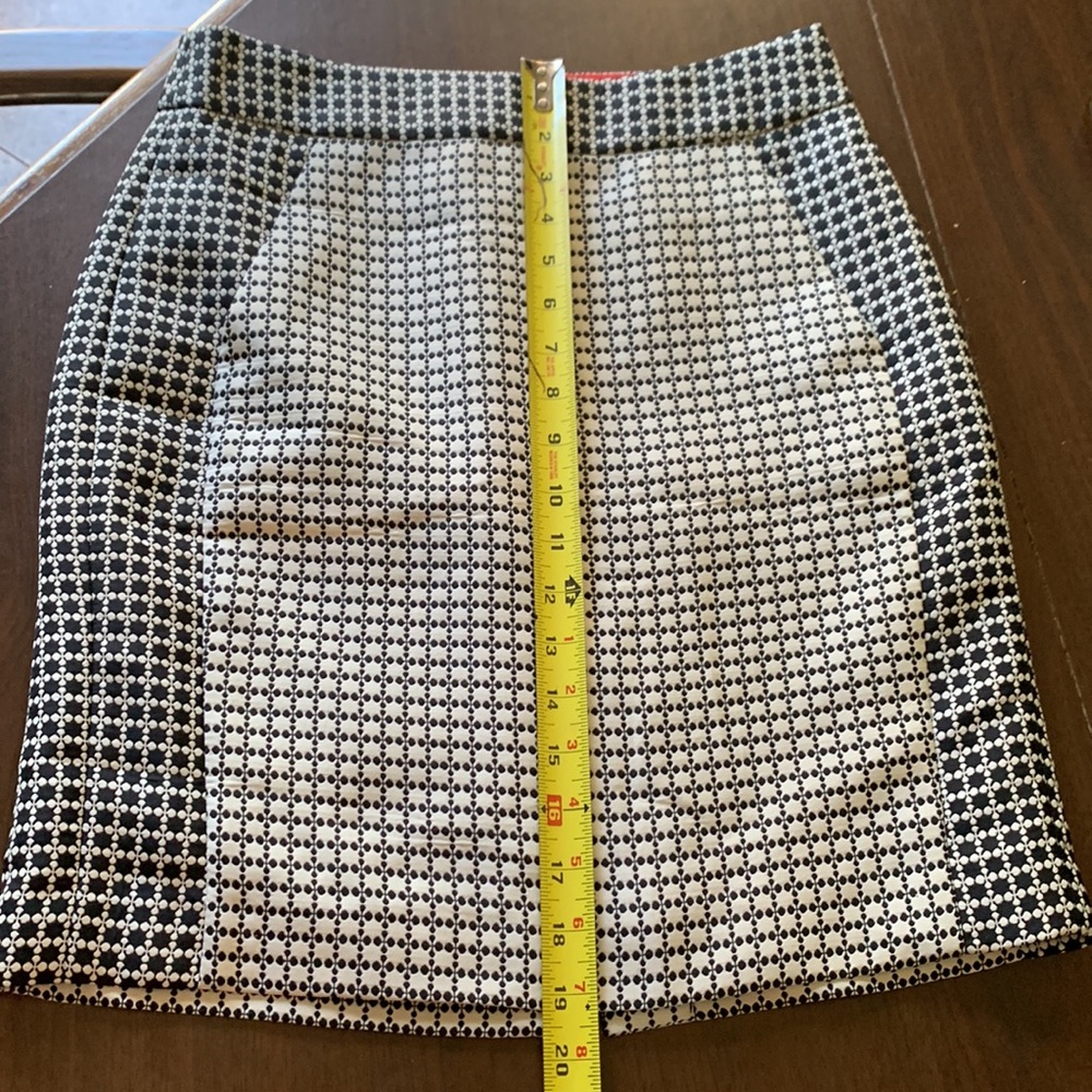 Black and white pencil skirt - Picture 15 of 16